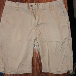 Volcolm khaki shorts